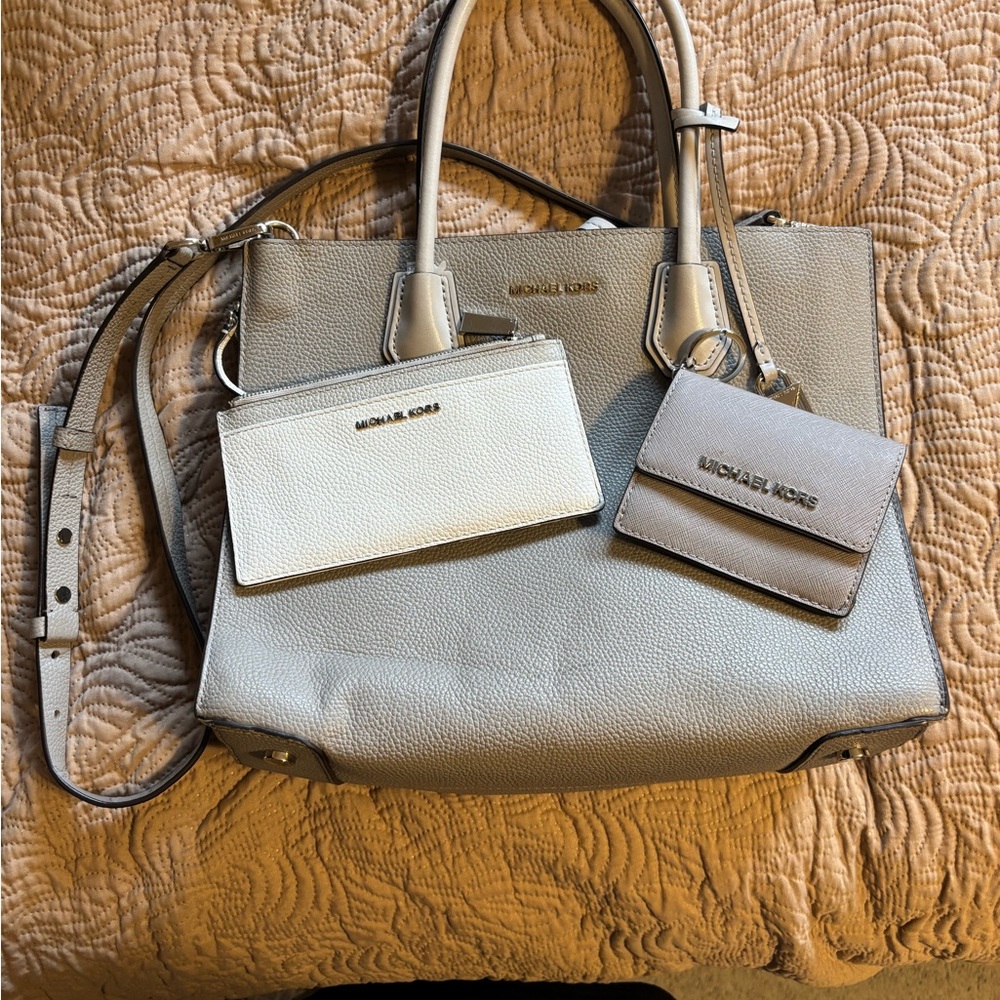 Michael Kors Silver and Cream Tote Set
